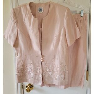 R&M Richards Skirt Suit Size 14 Pale Pink Embellished Short Sleeve Vintage